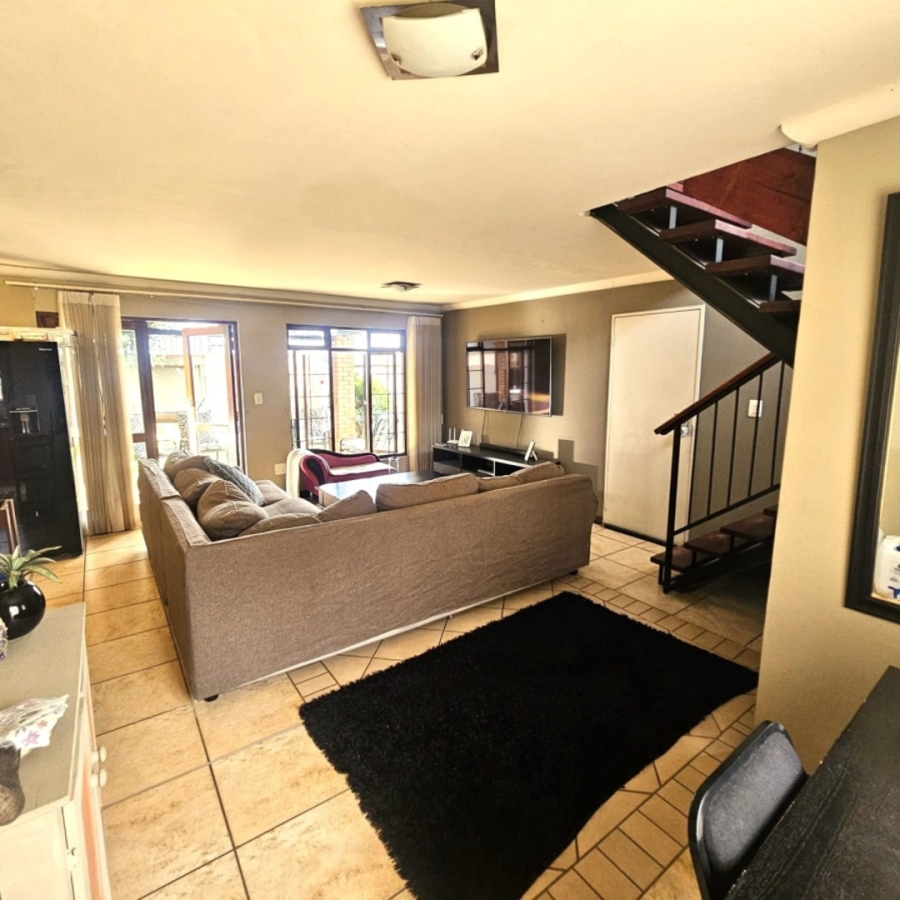 To Let 3 Bedroom Property for Rent in Waterval East North West